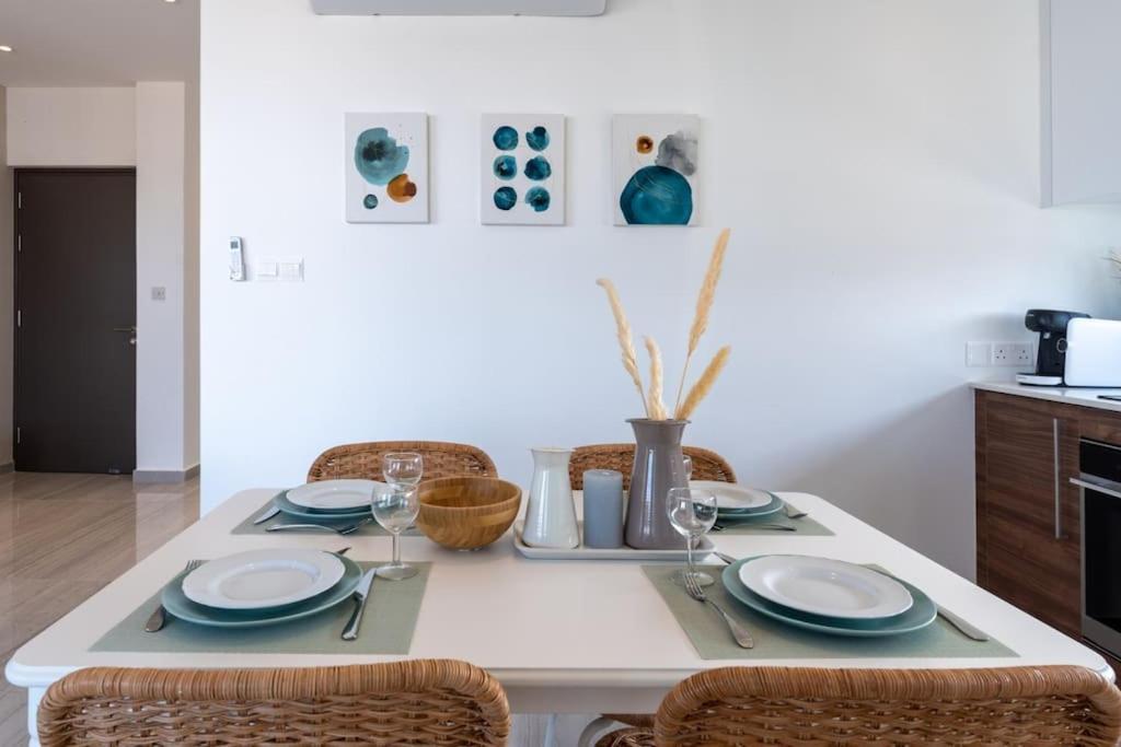 Thalassa 2-Bedroom Apartment In ラルナカ エクステリア 写真