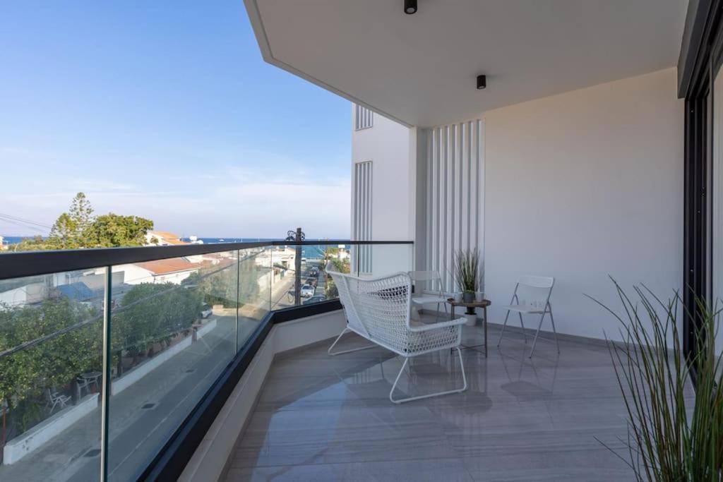 Thalassa 2-Bedroom Apartment In ラルナカ エクステリア 写真