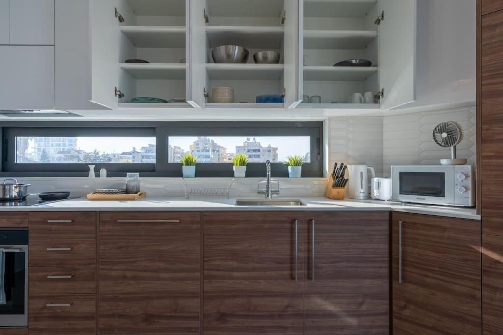 Thalassa 2-Bedroom Apartment In ラルナカ エクステリア 写真
